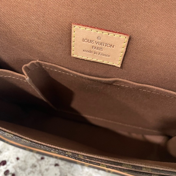 ❗️ SOLD ❗️💘 Louis Vuitton Bosphore PM - Picture 10 of 10